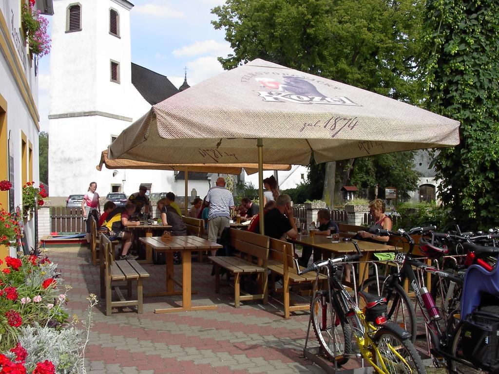 Отель Pension A Restaurace Rudolec Cesky Rudolec Экстерьер фото
